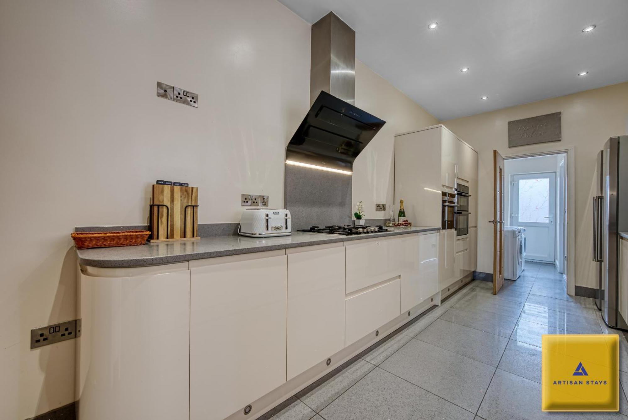 4 Bedroom, 6 Beds, 3 Bathrooms, Near Nec & Birmingham Airport, Business, Contractor And Family Friendly, Free Wi-Fi, Free Parking Coventry Zewnętrze zdjęcie