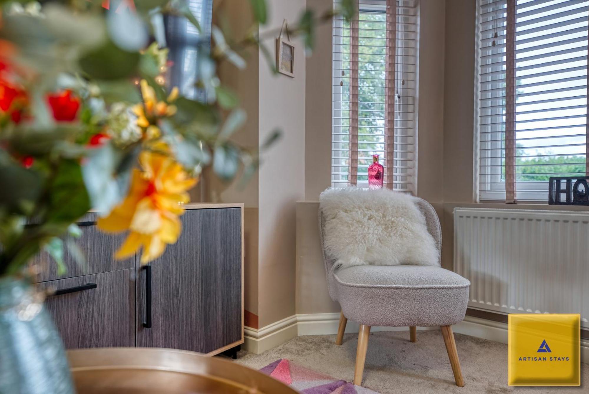 4 Bedroom, 6 Beds, 3 Bathrooms, Near Nec & Birmingham Airport, Business, Contractor And Family Friendly, Free Wi-Fi, Free Parking Coventry Zewnętrze zdjęcie